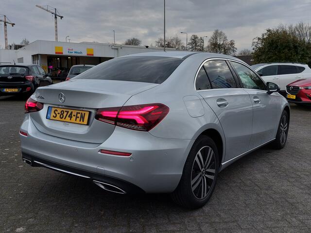 Mercedes-Benz A-KLASSE 250e Plug-In Hybrid Luxury Line | Origineel NL | Navi | Apple Carplay+Android Auto | Clima | Cruise | Stoelverwarming | Pdc V+A+Assist+Camera | Privacy Glass | 17''lm