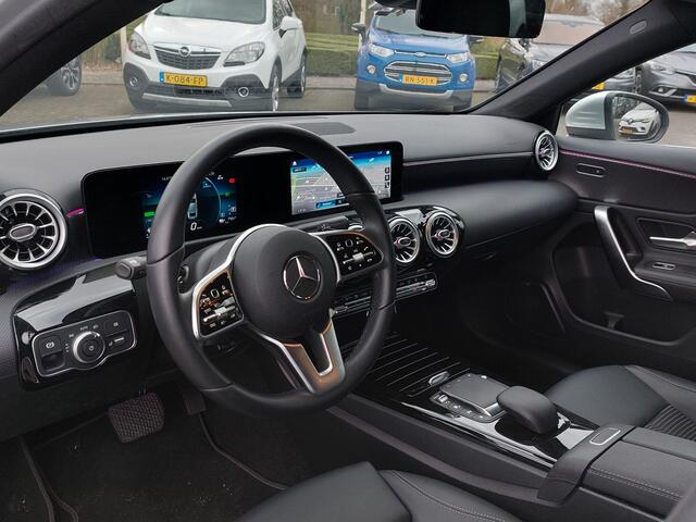 Mercedes-Benz A-KLASSE 250e Plug-In Hybrid Luxury Line | Origineel NL | Navi | Apple Carplay+Android Auto | Clima | Cruise | Stoelverwarming | Pdc V+A+Assist+Camera | Privacy Glass | 17''lm