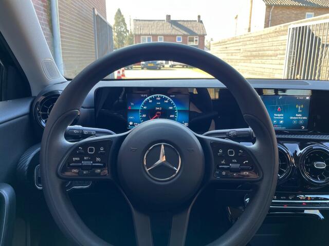 Mercedes-Benz A-KLASSE 180 SOLUTION LUXURY AUTOMAAT / NAVI / CRUISE CTR. / CAMERA