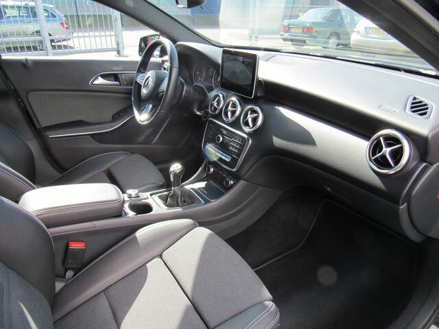 Mercedes-Benz A-KLASSE 180 Business Solution