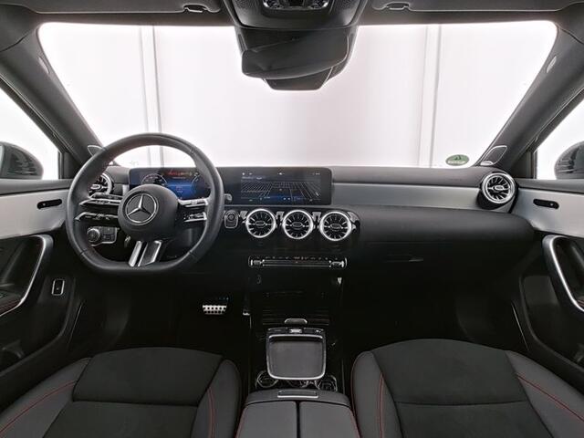 Mercedes-Benz A-KLASSE 250 e Face Lift AMG Plug-In Hybride | AMG Line Premium | Panorama Schuif-Kanteldak | Sfeerverlichting | Distronic | Burmester® | Multibeam Koplampen | Inclusief 24 maanden MB Certified garantie voor Europa.