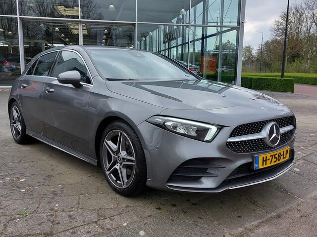 Mercedes-Benz A-KLASSE 180 136pk Automaat Business Solution AMG | Origineel NL | Navi | Apple Carplay+Android Auto | Clima | Cruise | Led Koplampen | Pdc V+A+Assist+Camera | Stoelverwarming | 18''lm