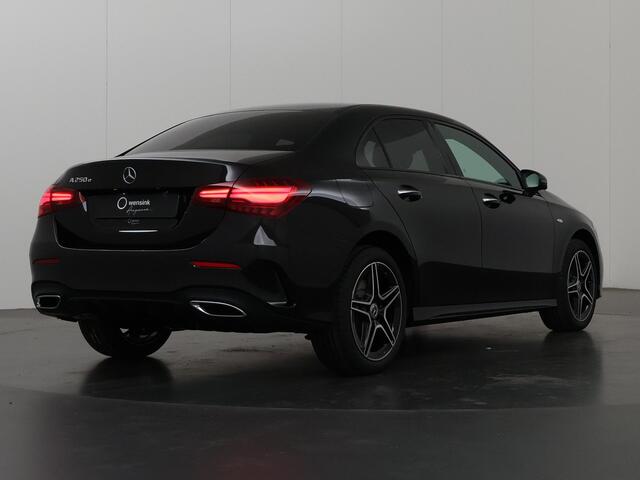 Mercedes-Benz A-KLASSE 250 e Limousine Business Solution AMG Panoramadak | Multibeam-Led | 19 AMG velgen | Night pakket