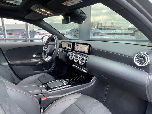 Mercedes-Benz A-KLASSE 250 e AMG | Panoramadak