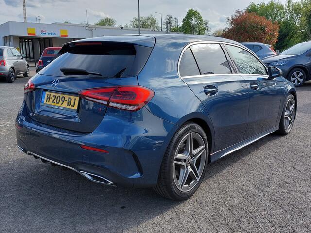 Mercedes-Benz A-KLASSE 180 136pk Automaat Business Solution AMG | Origineel NL | Navi | Apple Carplay+Android Auto | Clima | Cruise | Led Koplampen | Pdc V+A+Assist+Camera | Stoelverwarming | 18''lm