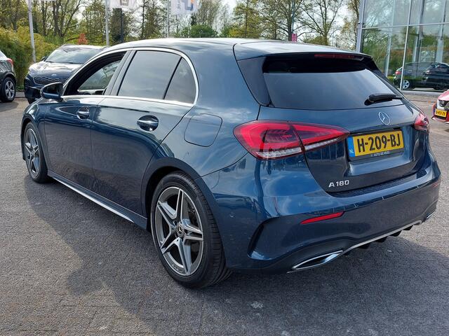 Mercedes-Benz A-KLASSE 180 136pk Automaat Business Solution AMG | Origineel NL | Navi | Apple Carplay+Android Auto | Clima | Cruise | Led Koplampen | Pdc V+A+Assist+Camera | Stoelverwarming | 18''lm