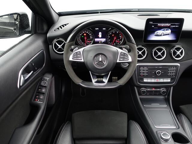 Mercedes-Benz A-KLASSE 180 AMG Night Edition Aut- Panoramadak, Sfeerverlichting, Alcantara Interieur Afwerking, Xenon Led, Keyless