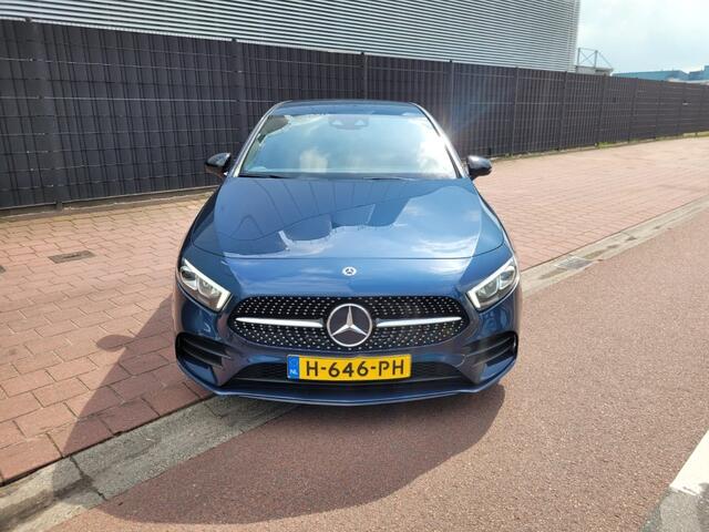 Mercedes-Benz A-KLASSE 180 Business Solution AMG