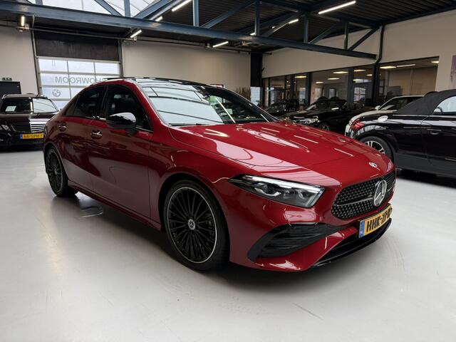 Mercedes-Benz A-KLASSE 180 Star Edition AMG Line 19 Inch Panoramadak Trekhaak Achteruitrijcamera