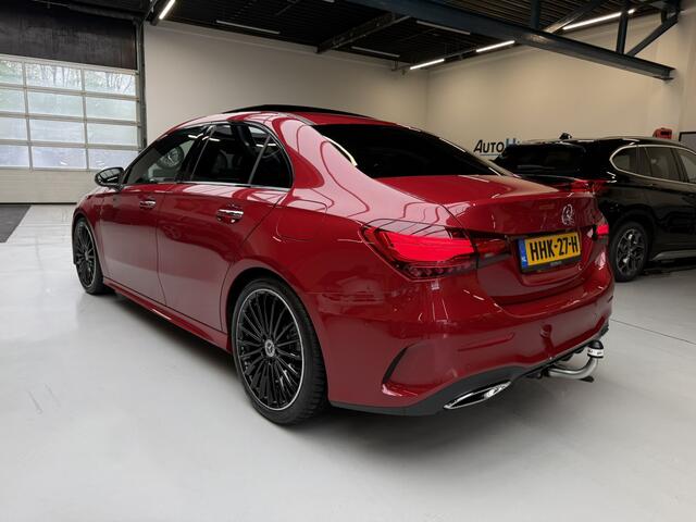 Mercedes-Benz A-KLASSE 180 Star Edition AMG Line 19 Inch Panoramadak Trekhaak Achteruitrijcamera