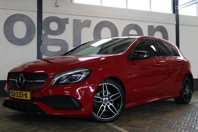 Mercedes-Benz A-KLASSE 160 Sport Edition AMG | Incl. 12 maanden garantie | Navigatie | Full LED | Parkeersensoren | Getint glas | Sportstoelen half leder | Zwarte sierlijsten | Dealer onderhouden | Nieuwstaat | Zwarte hemel | Camera |