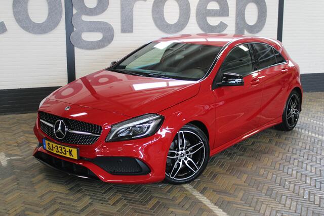 Mercedes-Benz A-KLASSE 160 Sport Edition AMG | Incl. 12 maanden garantie | Navigatie | Full LED | Parkeersensoren | Getint glas | Sportstoelen half leder | Zwarte sierlijsten | Dealer onderhouden | Nieuwstaat | Zwarte hemel | Camera |
