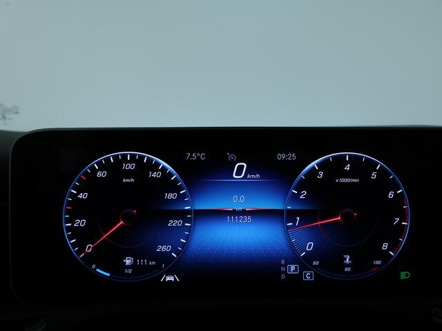 Mercedes-Benz A-KLASSE 200 Style | Parkeerpakket met Camera | Car Play | DAB | LED Verlichting | Cruise Control | Inclusief 24 maanden MB Certified garantie voor Europa.