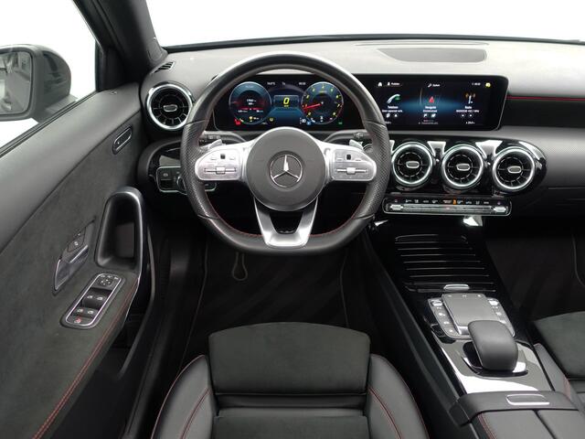 Mercedes-Benz A-KLASSE AMG Street Style Edition Aut- Panoramadak, Aero Package, Xenon Led, Alcantara Sport Interieur
