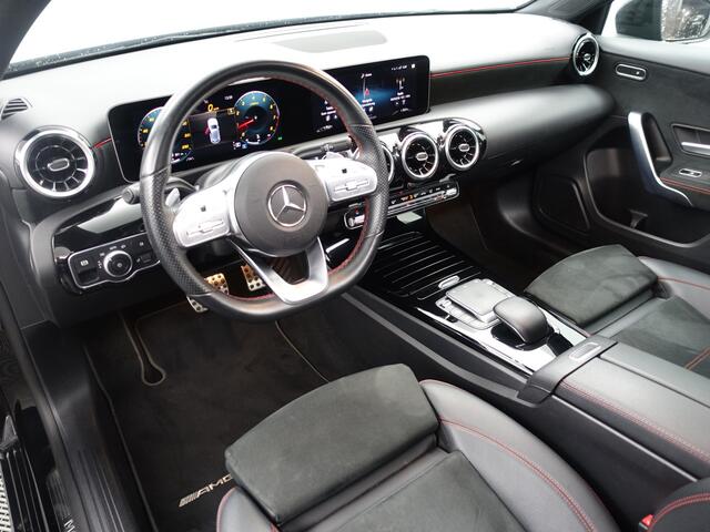 Mercedes-Benz A-KLASSE 180 AMG Night Edition Aut- Panodak, Sport Interieur, Xenon Led, Camera, Stoelverwarming, Navi