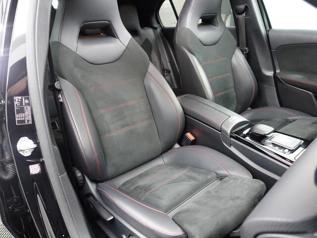 Mercedes-Benz A-KLASSE 180 AMG Night Edition Aut- Panodak, Sport Interieur, Xenon Led, Camera, Stoelverwarming, Navi