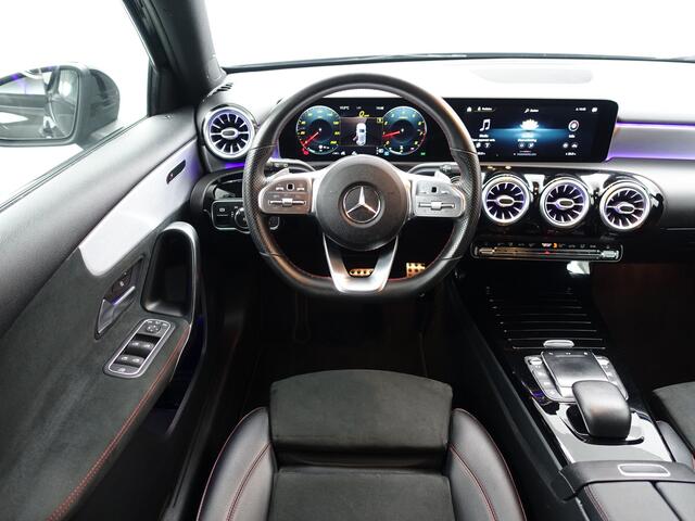 Mercedes-Benz A-KLASSE 180 AMG Night Edition Aut- Xenon Led, Camera, Stoelverwarming, Sfeerverlichting, Sport Alcantara Interieur
