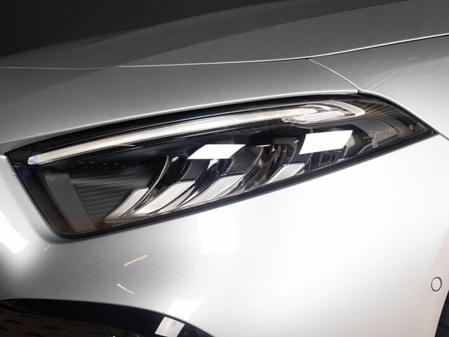 Mercedes-Benz A-KLASSE Hatchback 180 Star Edition Panorama dak