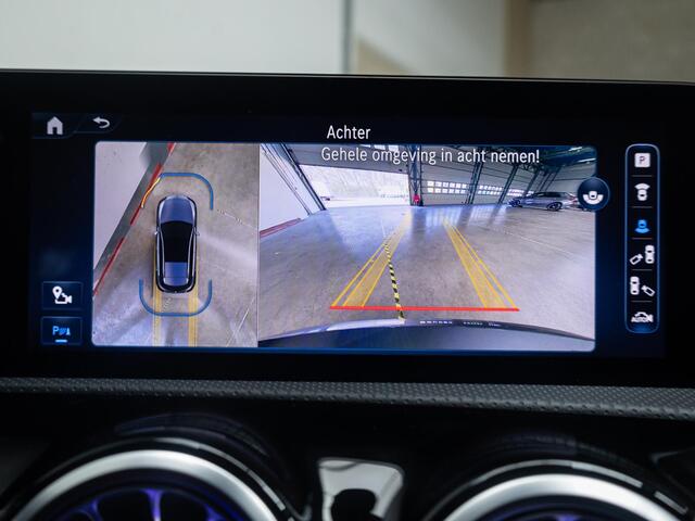 Mercedes-Benz A-KLASSE Hatchback 180 Star Edition AMG Limited Premium PLUS | Panorama dak