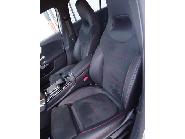 Mercedes-Benz A-KLASSE 180 Business Solution AMG Automaat, Camera, Sfeerverlichting, Navigatie, Multimedia, Airco/ECC, CruiseControl, Leder/Alcantara, Parkeersensoren, LM-velgen