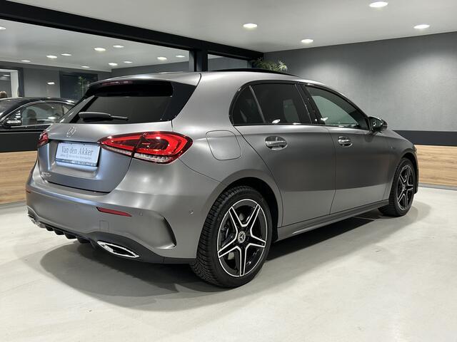 Mercedes-Benz A-KLASSE 250e AMG// Panoramadak // Memory // MultiBeam LED // Keyless // Magno Grijs // Augmented