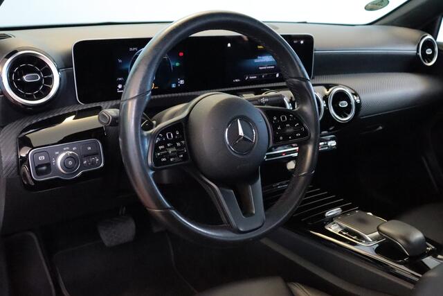Mercedes-Benz A-KLASSE 180 Business Solution Automaat | NAVI | CLIMA | CAMERA + PDC | CRUISE | LMV |
