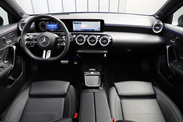 Mercedes-Benz A-KLASSE 250e AMG Aut8 | 218PK | Pano | Head-up | Burmester | Memory | Sfeerverlichting | Multibeam | ACC | Stuurwielverwarming | Trekhaak | 2024.
