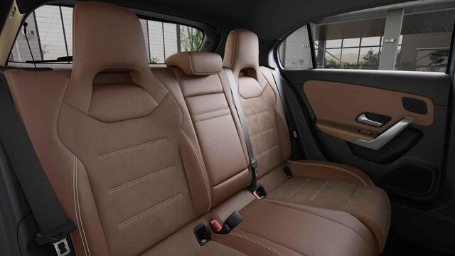 Mercedes-Benz A-KLASSE Hatchback 180 Star Edition AMG Line LIMITED Premium PLUS | Panorama dak