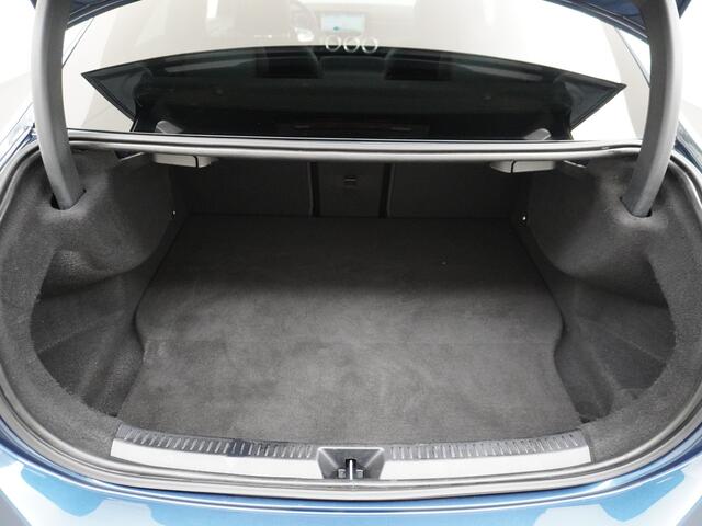 Mercedes-Benz A-KLASSE 250e AMG // Panoramadak // Memory // Trekhaak // Keyless // Carplay // Sfeerverlichting // MultiBeam LED // Night Pakket // Augmented Reality