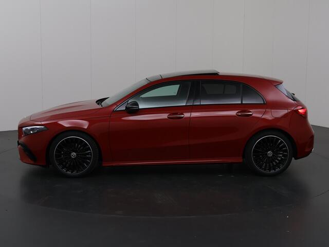 Mercedes-Benz A-KLASSE 180 Business Solution AMG Night pakket | 19 inch velgen | Panoramadak | Keyless entry