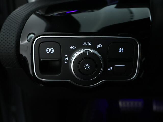 Mercedes-Benz A-KLASSE 180 Business Solution AMG | AMG Line Plus pakket | Nightpakket | Parkeerpakket met 360°-camera | KEYLESS GO | Extra USB-poorten | MULTIBEAM LED | Head-up display | Dodehoekassistent |