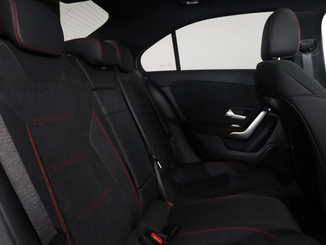 Mercedes-Benz A-KLASSE 250 e Business Solution AMG