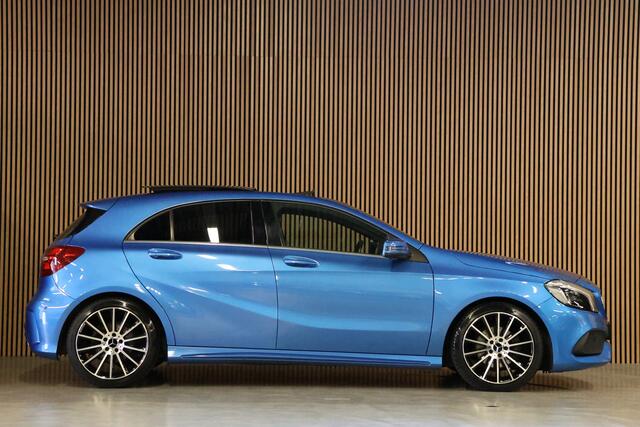 Mercedes-Benz A-KLASSE 180 AMG | Panoramadak | CarPlay | Camera | Dodehoekdetectie | Stoelverwarming | PDC V+A | Alcantara/Lederen bekleding | LED Koplampen | Command Online | Dealer onderhouden | Nieuwe APK
