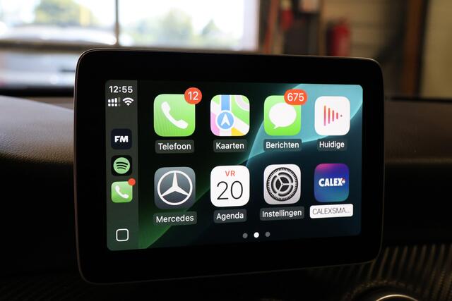 Mercedes-Benz A-KLASSE 180 AMG | Panoramadak | CarPlay | Camera | Dodehoekdetectie | Stoelverwarming | PDC V+A | Alcantara/Lederen bekleding | LED Koplampen | Command Online | Dealer onderhouden | Nieuwe APK
