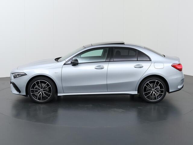 Mercedes-Benz A-KLASSE 250e Limousine Business Solution AMG | Plus pakket | Panorama-schuifdak | Headup display | Memory stoelen | 360* camera
