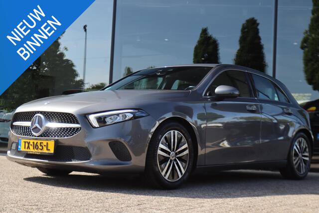Mercedes-Benz A-KLASSE 180 PREMIUM AUT. | BURMESTER | WIDESCREEN | TREKHAAK | LED | AMBIENT | MEMORY | KEY-LESS |