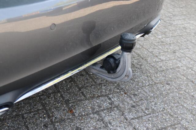 Mercedes-Benz A-KLASSE 180 PREMIUM AUT. | BURMESTER | WIDESCREEN | TREKHAAK | LED | AMBIENT | MEMORY | KEY-LESS |