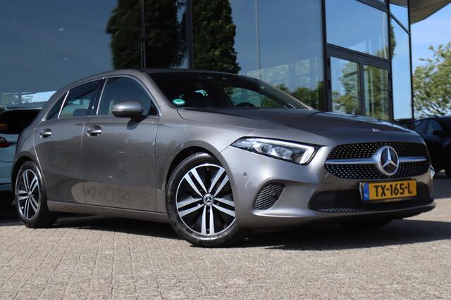 Mercedes-Benz A-KLASSE 180 PREMIUM AUT. | BURMESTER | WIDESCREEN | TREKHAAK | LED | AMBIENT | MEMORY | KEY-LESS |