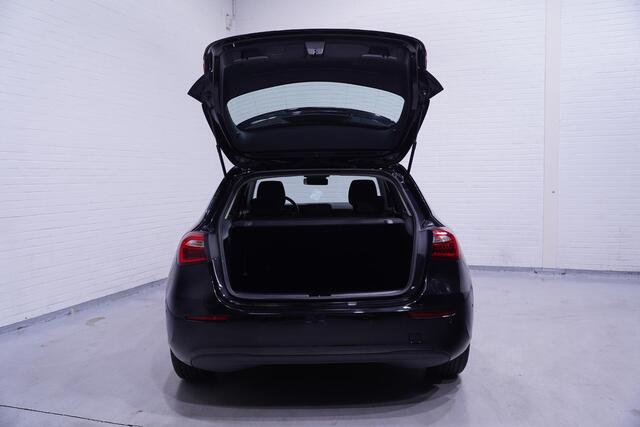 Mercedes-Benz A-KLASSE 180d Design Navi Camera Stoelverwarming PDC v+a