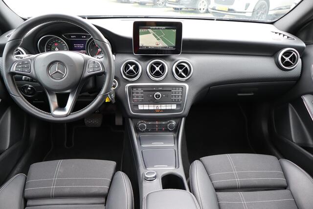 Mercedes-Benz A-KLASSE 200 d Prestige Navigatie, Panoramadak, Schuif- kanteldak, Cruise control, Stoelverwarming