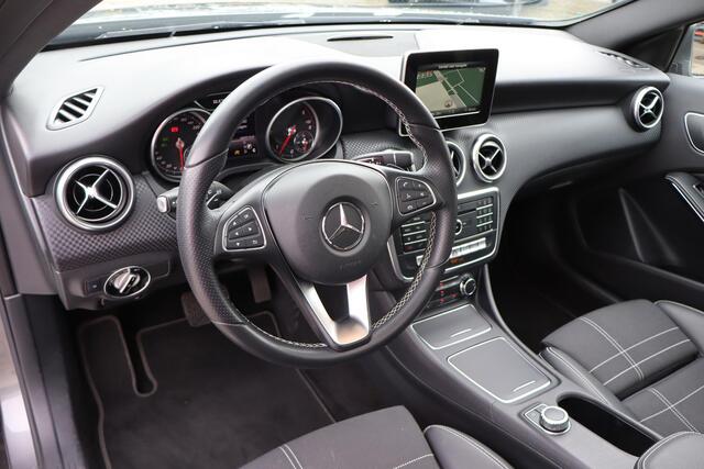 Mercedes-Benz A-KLASSE 200 d Prestige Navigatie, Panoramadak, Schuif- kanteldak, Cruise control, Stoelverwarming