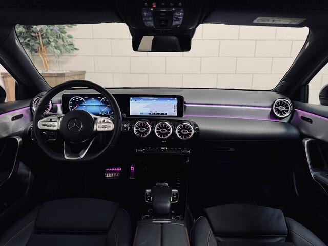 Mercedes-Benz A-KLASSE 200 AMG Night | Panorama | Multibeam | Sfeer