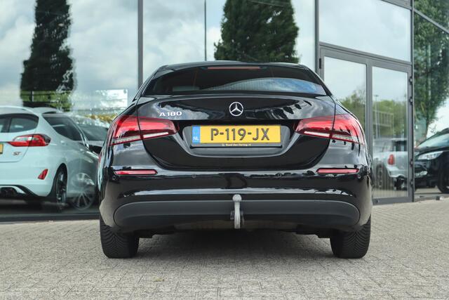 Mercedes-Benz A-KLASSE 180 BUSINESS SOLUTION AUT. | ORIG. NL | WIDESCREEN | TREKHAAK | CARPLAY | CAMERA | LED | STOELVERW.