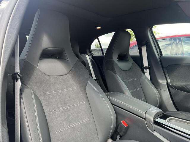 Mercedes-Benz A-KLASSE 180 Business Solution AMG | AMG Plus Pakket | Night Pakket | Panoramadak | Elektrisch Verstelbare Stoelen + Memory | 360° Camera | Head-up Display | Dodehoekassistent | Advanced Sound System | Stoelverwarming | Apple CarPlay | Android Auto