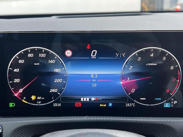 Mercedes-Benz A-KLASSE 180 Business Solution AMG | AMG Plus Pakket | Night Pakket | Panoramadak | Elektrisch Verstelbare Stoelen + Memory | 360° Camera | Head-up Display | Dodehoekassistent | Advanced Sound System | Stoelverwarming | Apple CarPlay | Android Auto