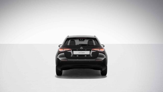 Mercedes-Benz A-KLASSE 180 Star Edition | Stoelverwarming | Achteruitrijcamera | MBUX navigatie Premium