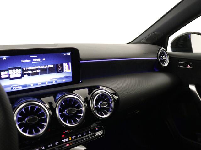 Mercedes-Benz A-KLASSE 250 e AMG NIghtpakket | Distronic | Keyless Go | Dode Hoek Ass | Sfeerverlichting | Alarm | Parkeerpakket met Camera | Inclusief 24 maanden Mercedes-Benz Certified garantie voor Europa.