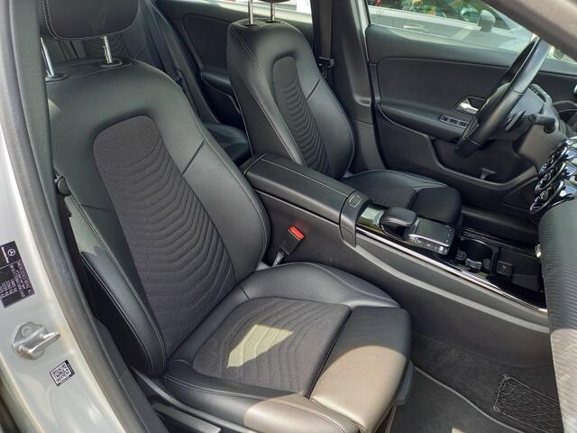 Mercedes-Benz A-KLASSE 180 Business Solution