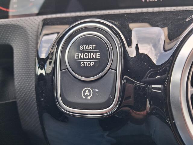 Mercedes-Benz A-KLASSE 200 | Nieuw Binnen! | BTW Auto | Burmester | Widescreen | Sfeerverlichting
