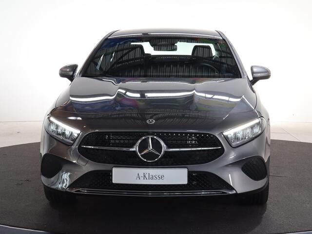 Mercedes-Benz A-KLASSE 250e Star Edition Luxury Line | DISTRONIC | Trekhaak | Dodehoekassistent